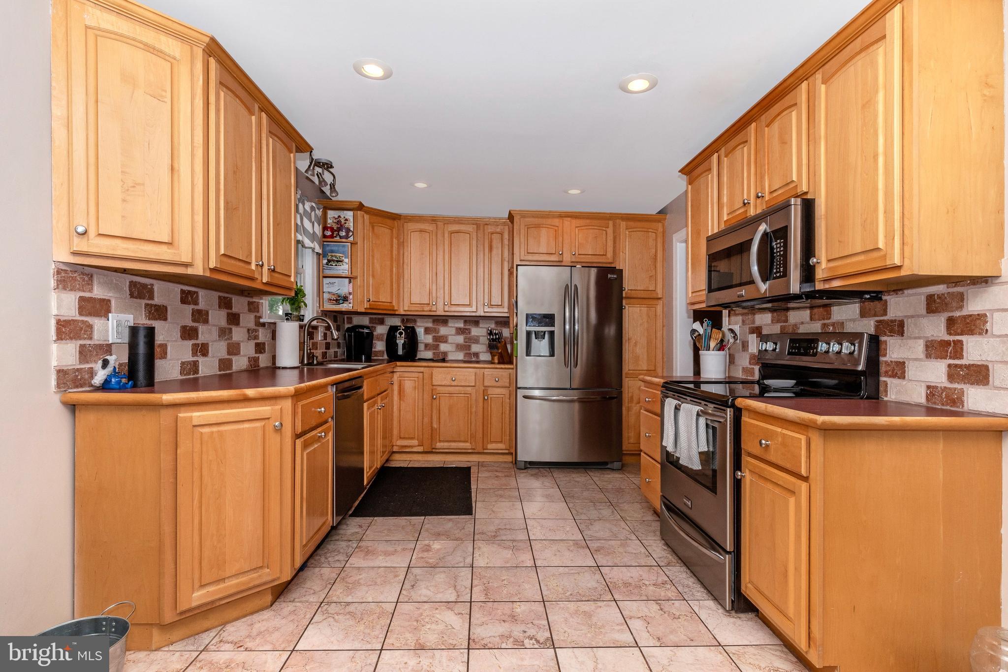 116 Pinetown Road Norristown, PA 19403 - Photo 11 of 57 Kitchen