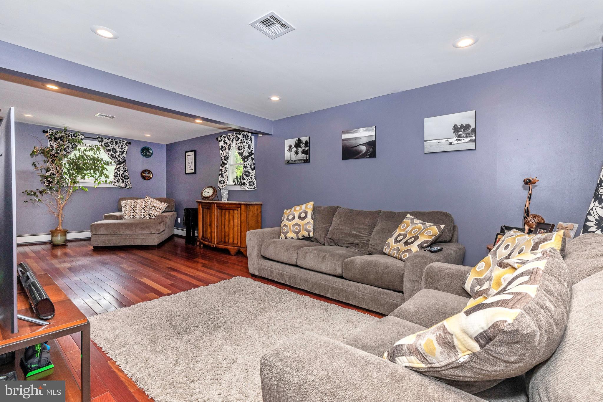 116 Pinetown Road Norristown, PA 19403 - Photo 21 of 57 Family Room