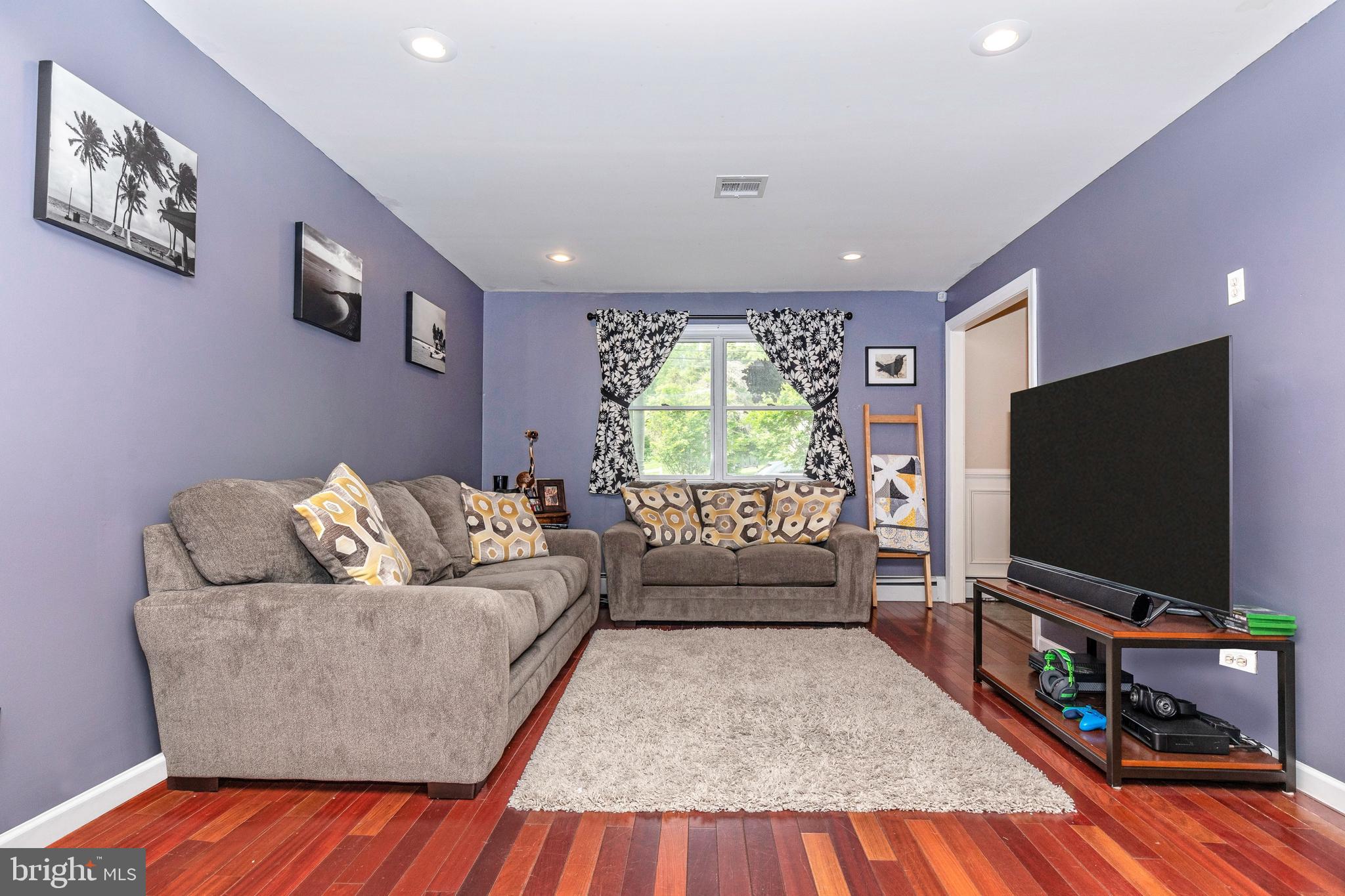 116 Pinetown Road Norristown, PA 19403 - Photo 22 of 57 Family Room