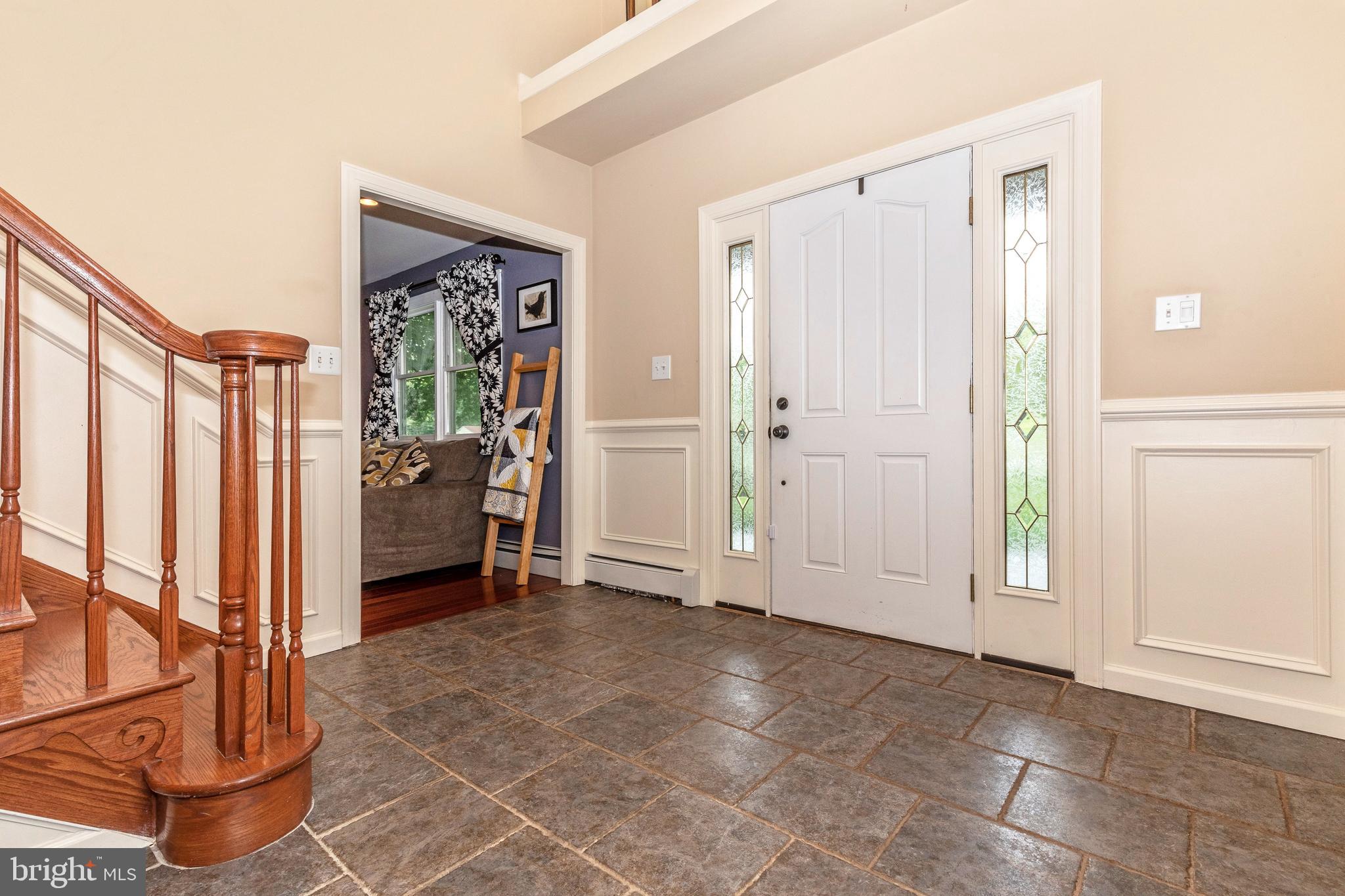 116 Pinetown Road Norristown, PA 19403 - Photo 5 of 57 2 story entry foyer