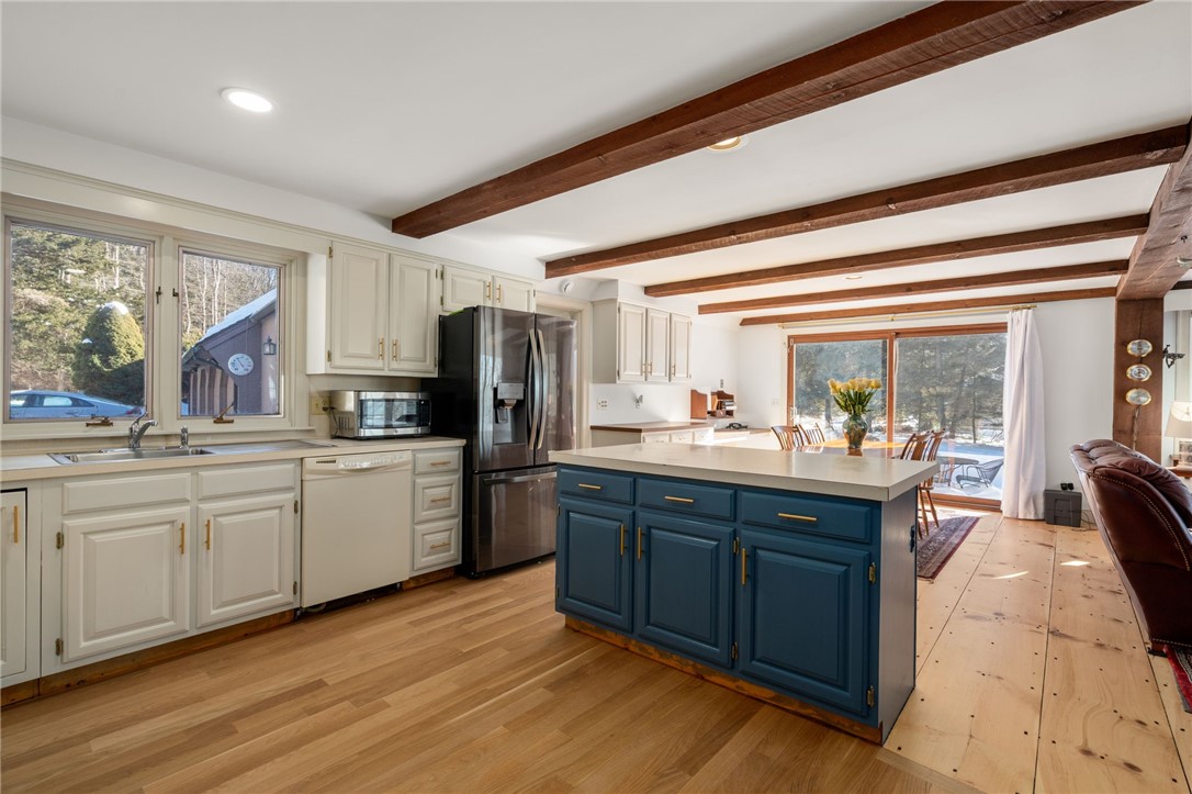 1191 North Main Road Jamestown, RI 02835 - Photo 17 of 43