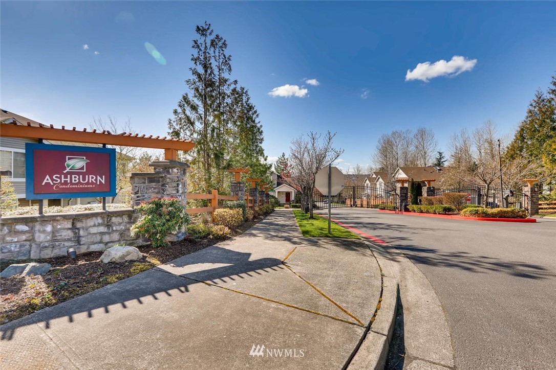 101 South 50th Place, Unit A Renton, WA 98055 - Photo 2 of 25 Gallery Image 2