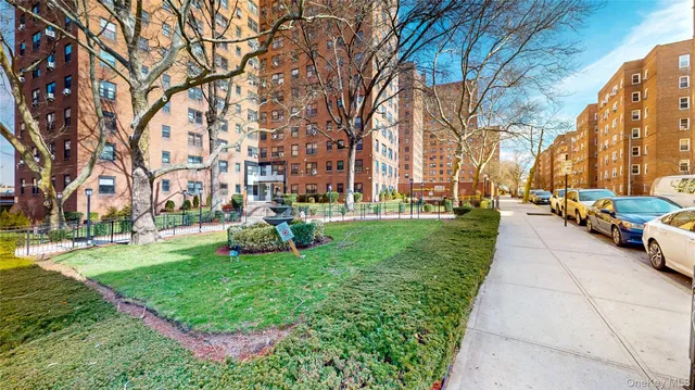 $289,000 | 99-05 63rd Drive, Unit 11R | Rego Park