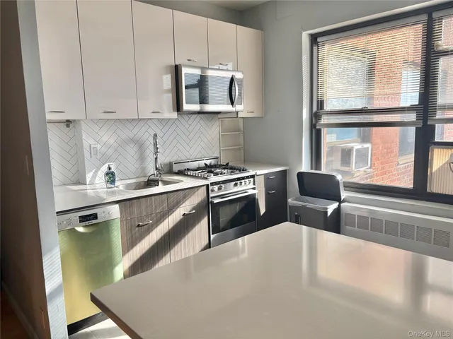 $289,000 | 99-05 63rd Drive, Unit 11R | Rego Park