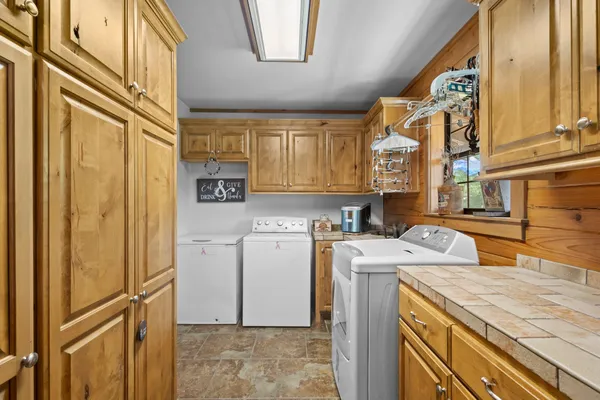 $1,499,999 | 14912 Highway 69, Village Mills, TX 77663