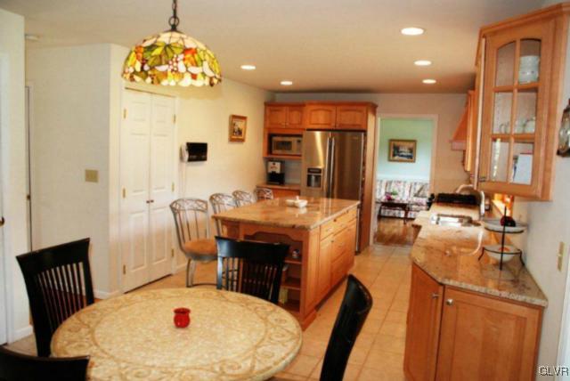943 Bridle Path Road Allentown, PA 18103 - Photo 5 of 20 Gallery Image 5