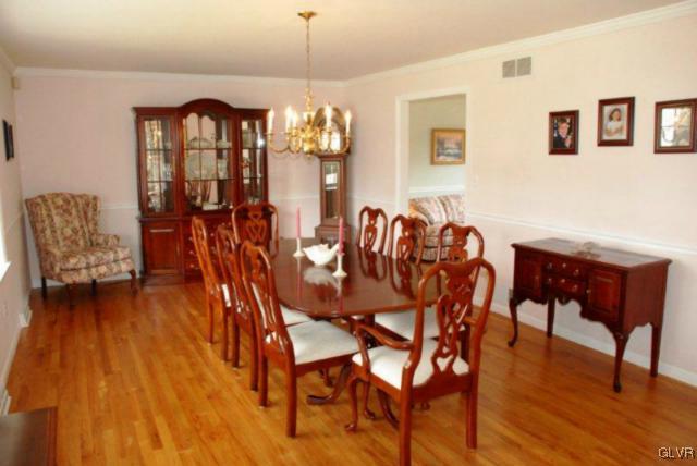 943 Bridle Path Road Allentown, PA 18103 - Photo 9 of 20 Gallery Image 9