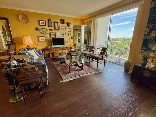 $320,000 | 4924 Cobbs Drive, Unit 8C, Waco, TX 76710