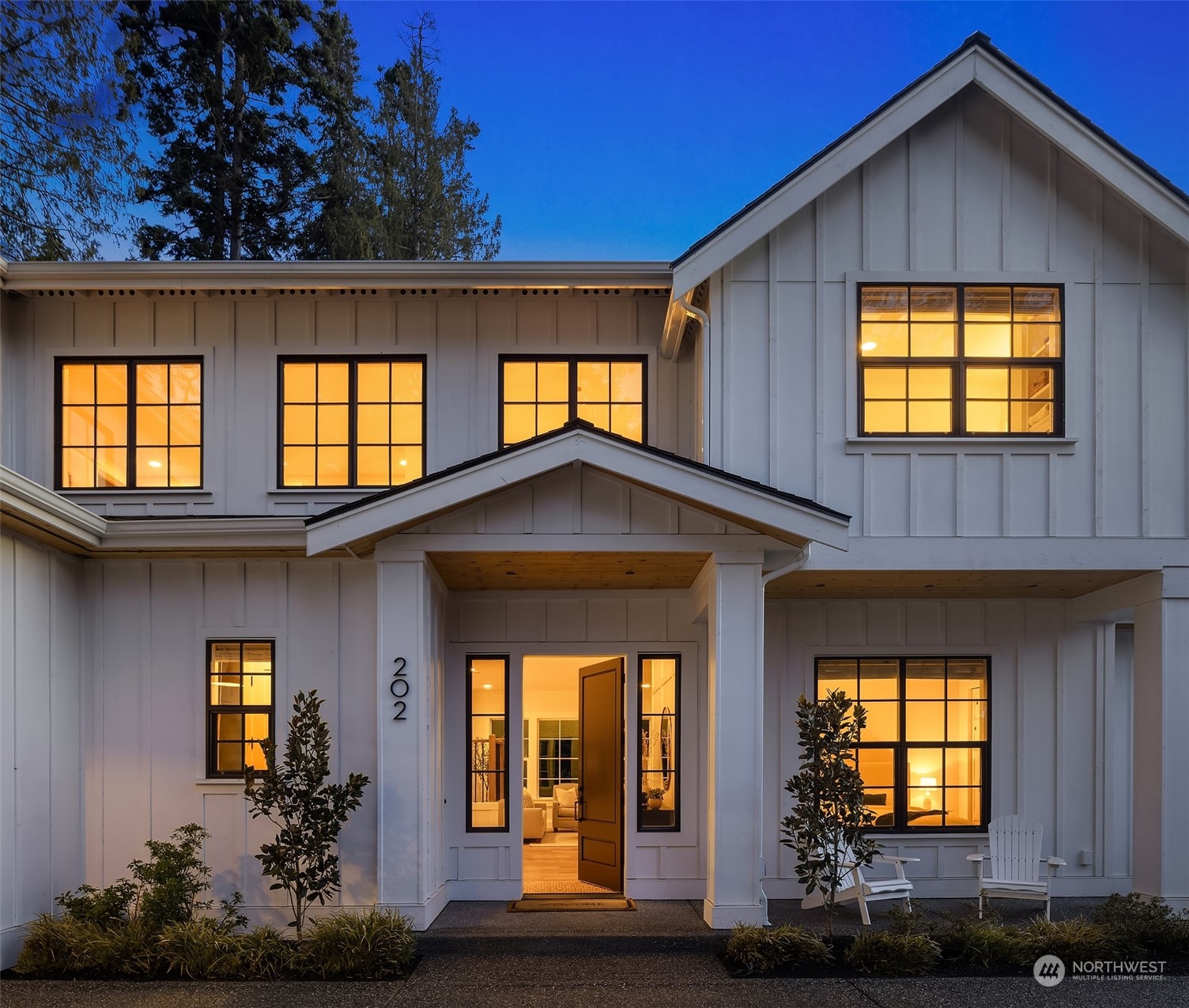 202 Woodhaven Place Edmonds, WA 98020 - Photo 2 of 40 a front view of a house