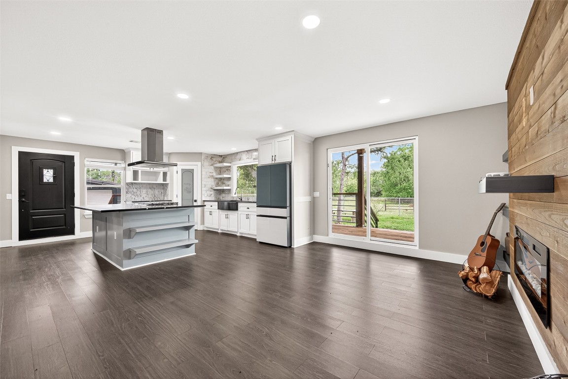 803 County Road 772 Damon, TX 77430 - Photo 11 of 47