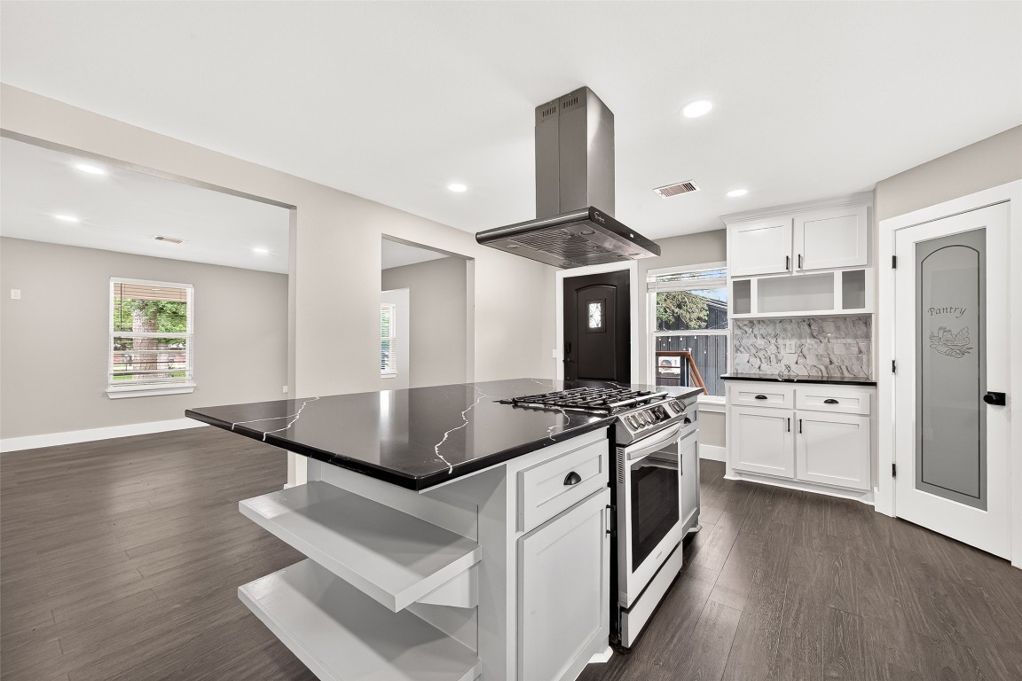 803 County Road 772 Damon, TX 77430 - Photo 13 of 47