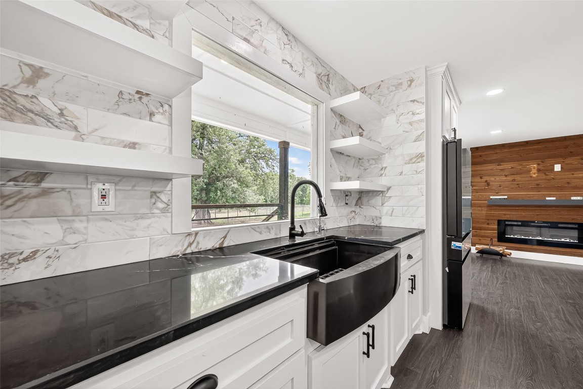 803 County Road 772 Damon, TX 77430 - Photo 15 of 47