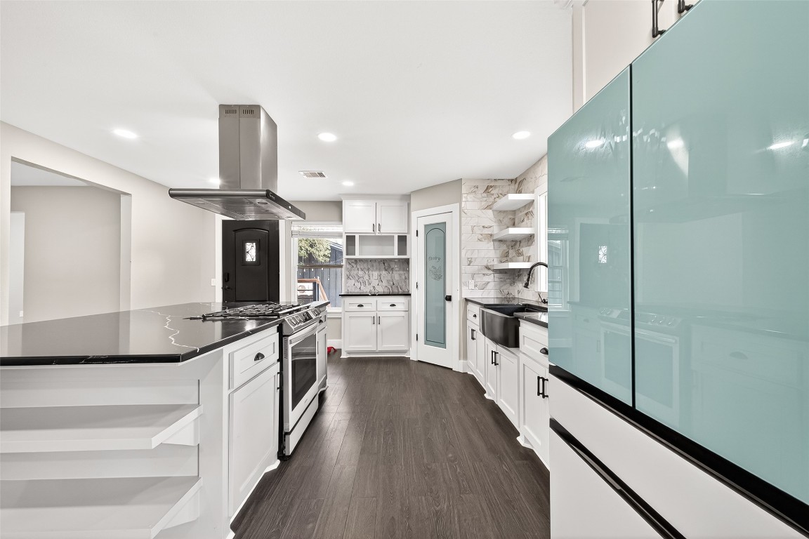 803 County Road 772 Damon, TX 77430 - Photo 17 of 47