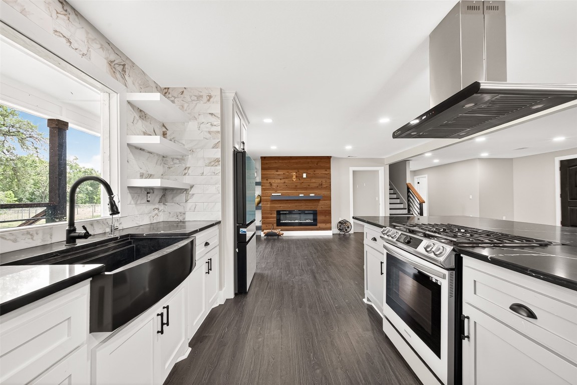 803 County Road 772 Damon, TX 77430 - Photo 18 of 47