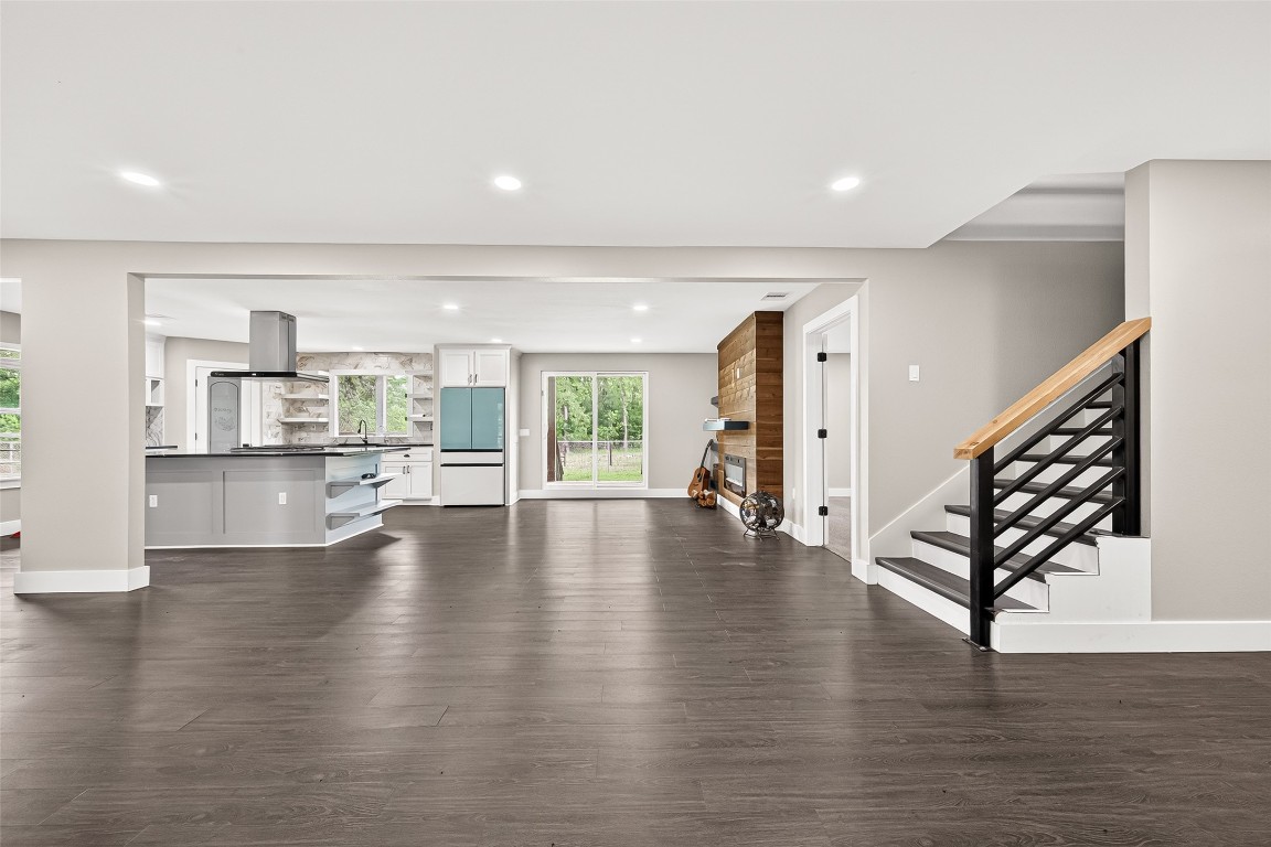 803 County Road 772 Damon, TX 77430 - Photo 19 of 47