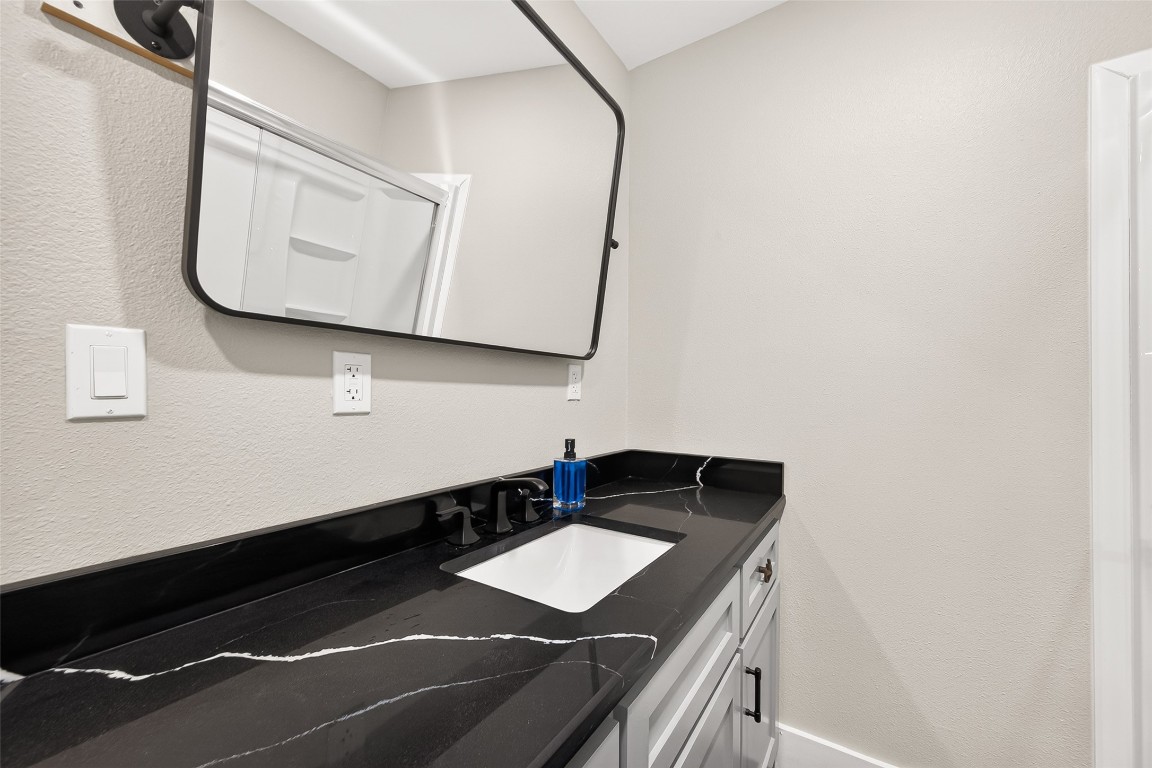 803 County Road 772 Damon, TX 77430 - Photo 30 of 47