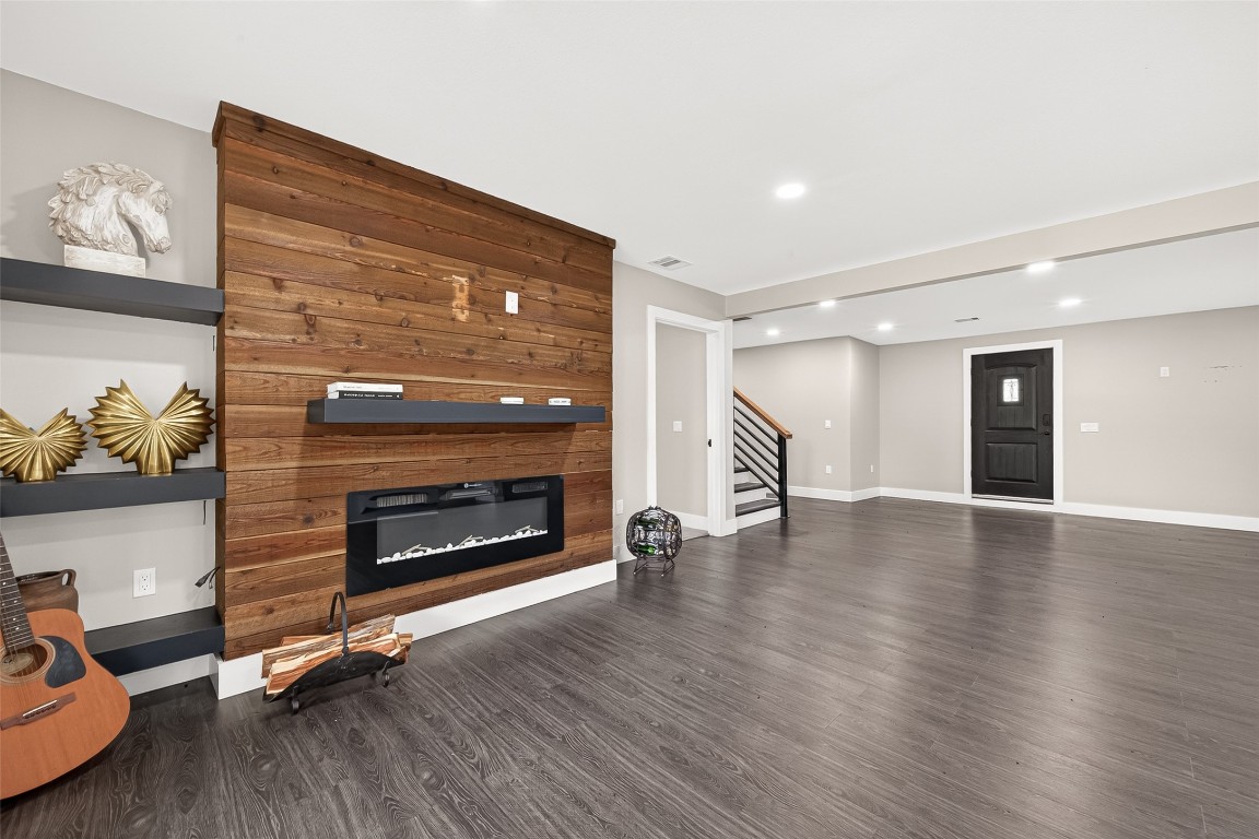 803 County Road 772 Damon, TX 77430 - Photo 8 of 47