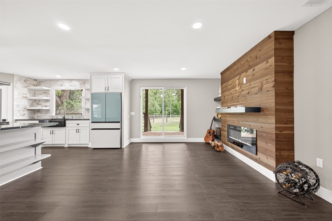 803 County Road 772 Damon, TX 77430 - Photo 9 of 47