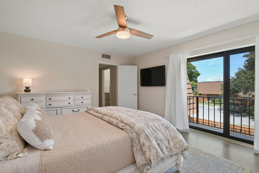 3900 County Line Road, Unit 22A Tequesta, FL 33469 - Photo 13 of 31 3900CountyLineRd#22A_31