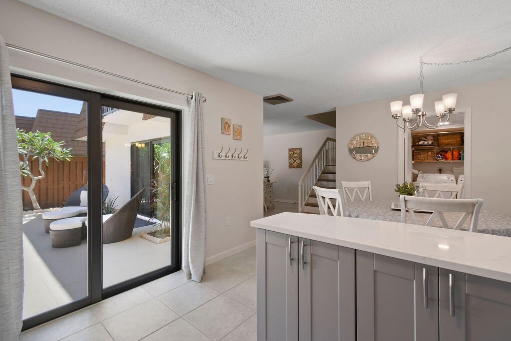 3900 County Line Road, Unit 22A Tequesta, FL 33469 - Photo 4 of 31 3900CountyLineRd#22A_24