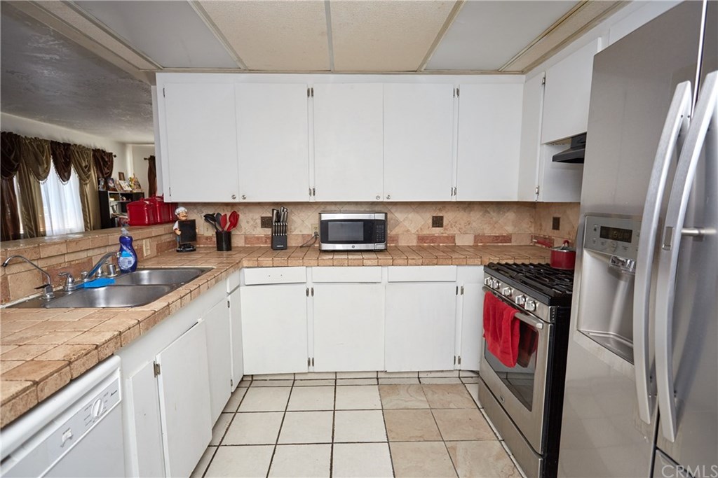 8255 E Avenue Hesperia, CA 92345 - Photo 11 of 35