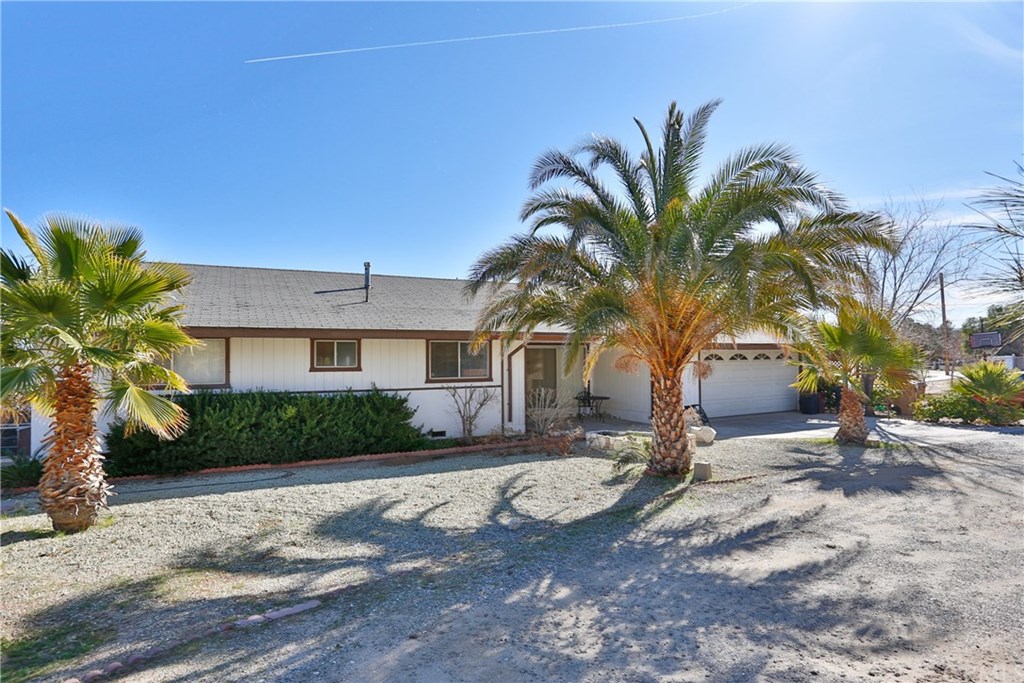 8255 E Avenue Hesperia, CA 92345 - Photo 3 of 35