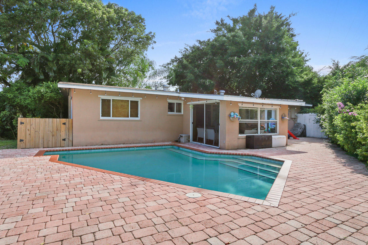 400 Pittsburgh Drive Jupiter, FL 33458 - Photo 15 of 23 400 Pittsburgh Dr Jupiter FL-print-020-1
