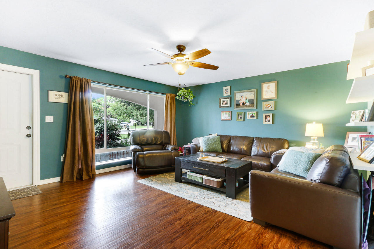 400 Pittsburgh Drive Jupiter, FL 33458 - Photo 4 of 23 400 Pittsburgh Dr Jupiter FL-print-004-4