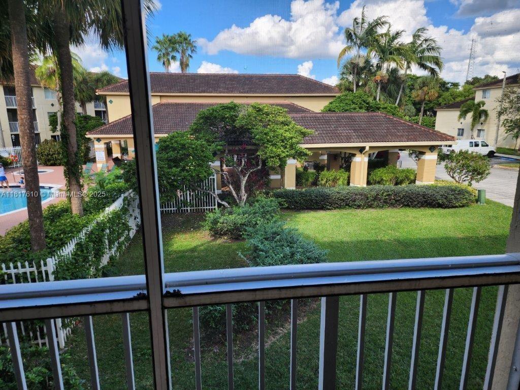 460 South Park Road, Unit 6209 Hollywood, FL 33021 - Photo 8 of 13 a view of a brick house with a large window