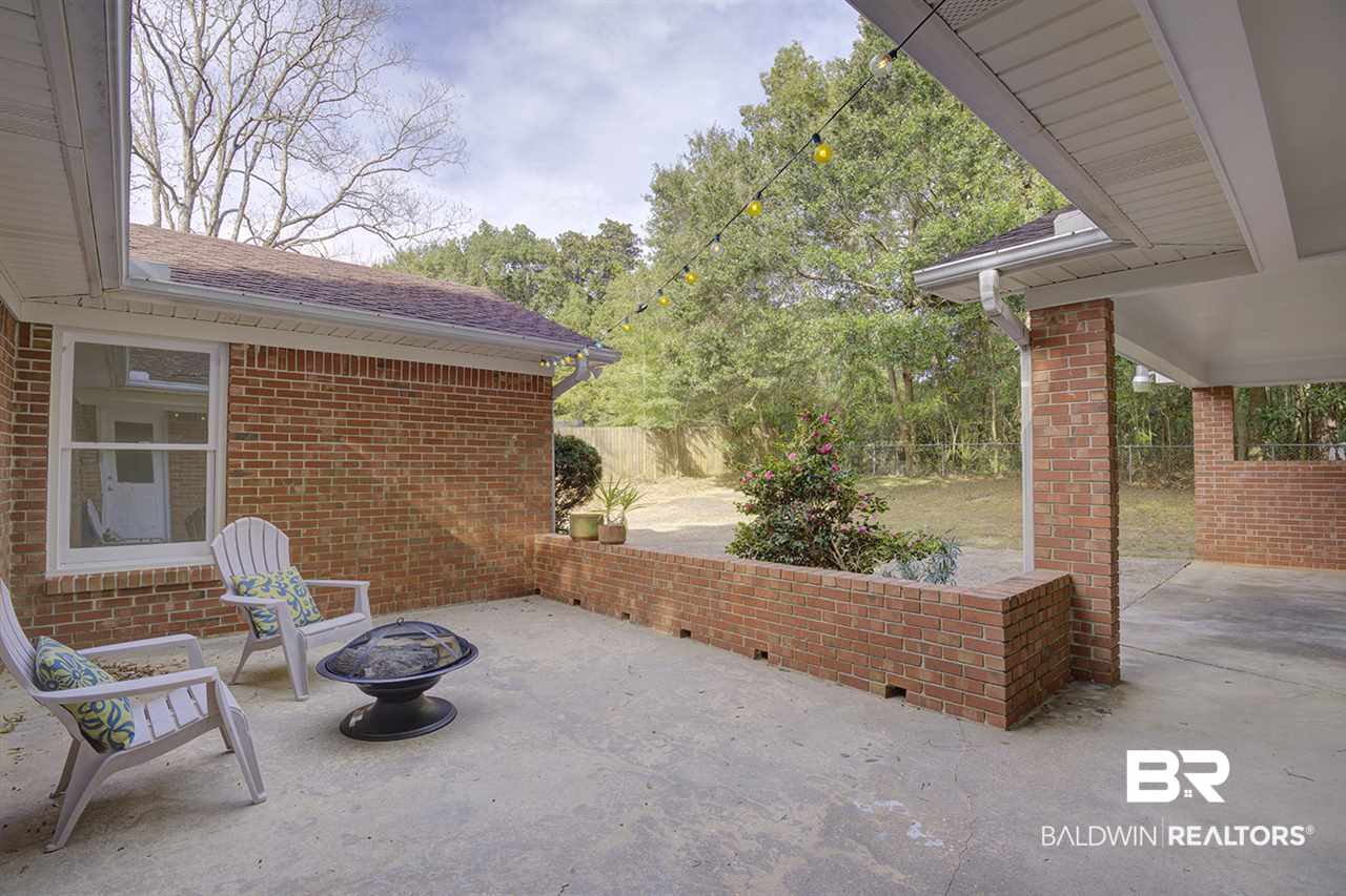 4916 Meredith Court Mobile, AL 36618 - Photo 28 of 32 Back Patio