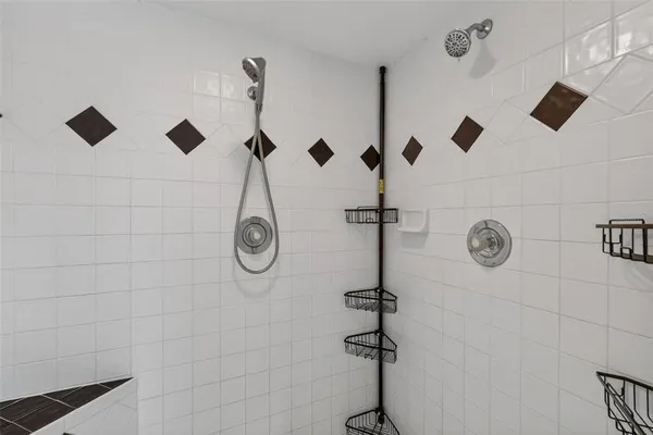 $349,900 | 11637 Lake Drive, Leesburg, FL 34788