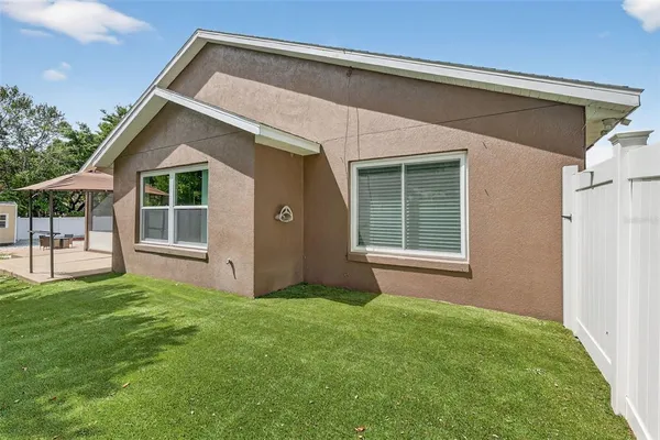 $349,900 | 11637 Lake Drive, Leesburg, FL 34788