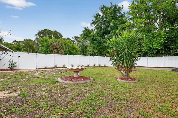 $349,900 | 11637 Lake Drive, Leesburg, FL 34788