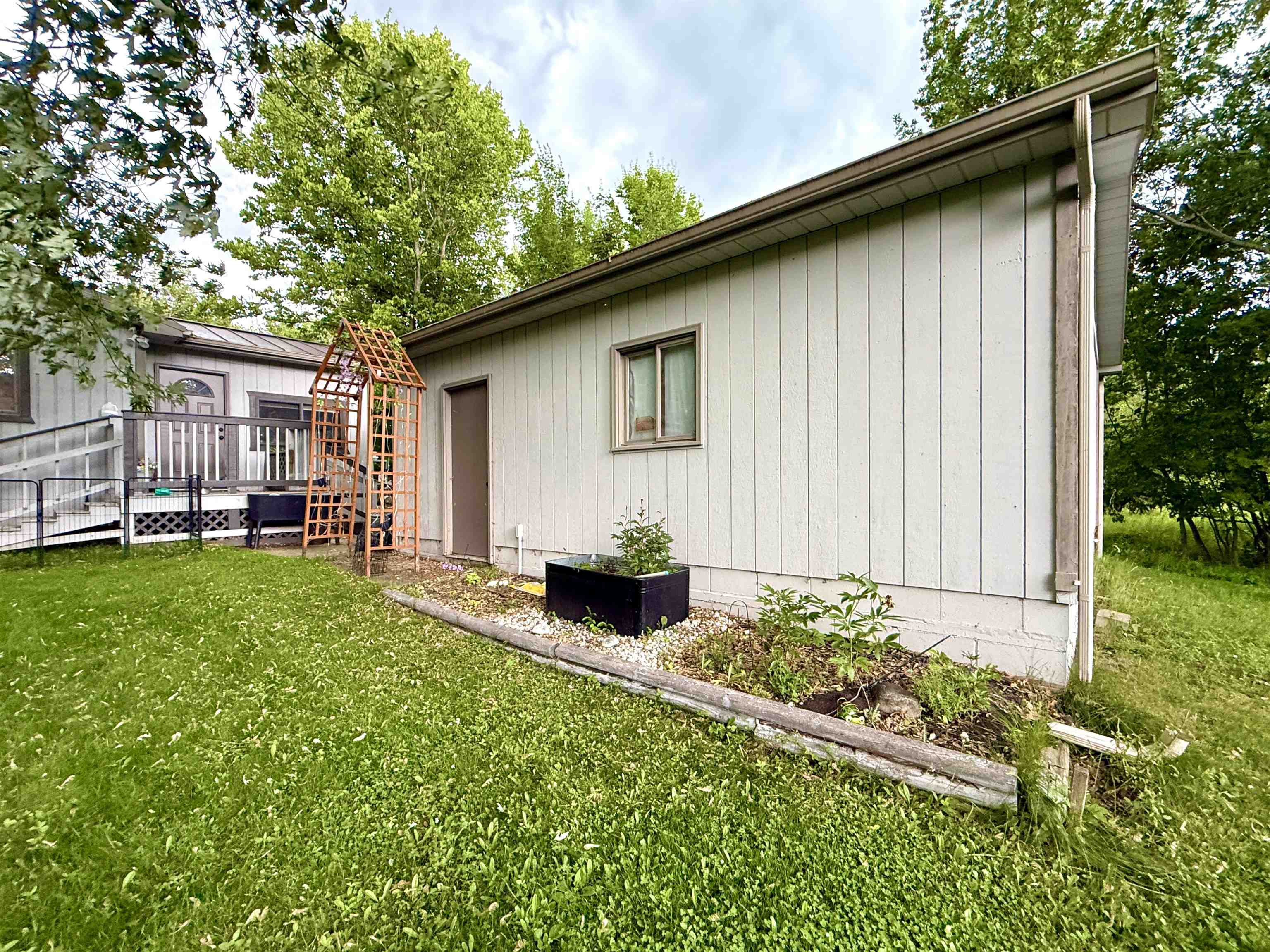 1865 Bye Way Gladwin, MI 48624 - Photo 47 of 58