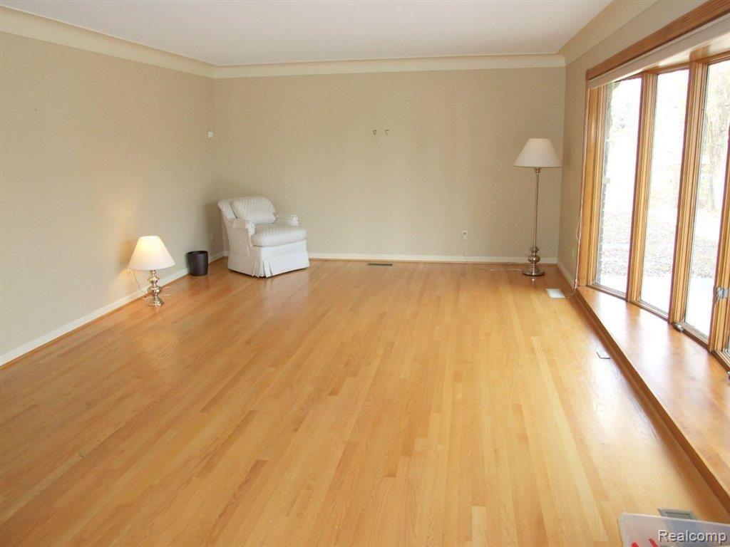 Living_Room.JPG