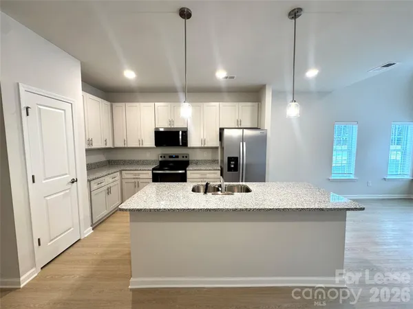 $2,195 | 4700 Prosperity Church Road, Unit 6405, Charlotte, NC 28269