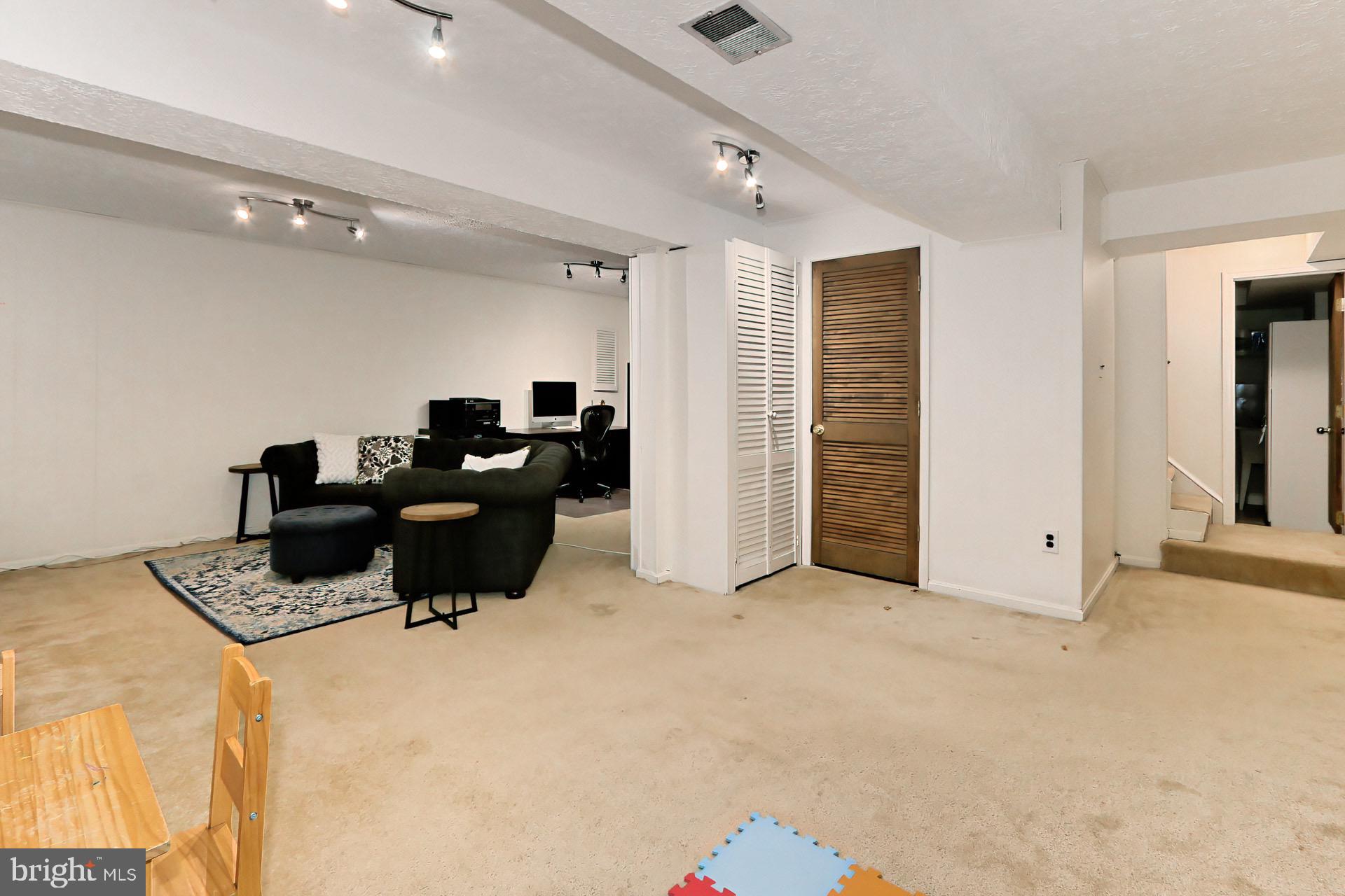 10005 Marshall Pond Road Burke, VA 22015 - Photo 36 of 45 Gallery Image 36