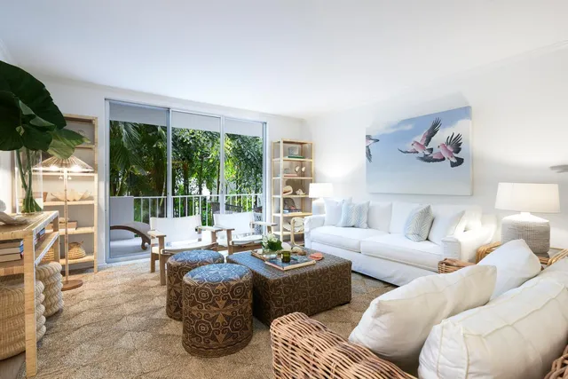 $2,800,000 | 226 Brazilian Avenue, Unit 2B, Palm Beach, FL 33480