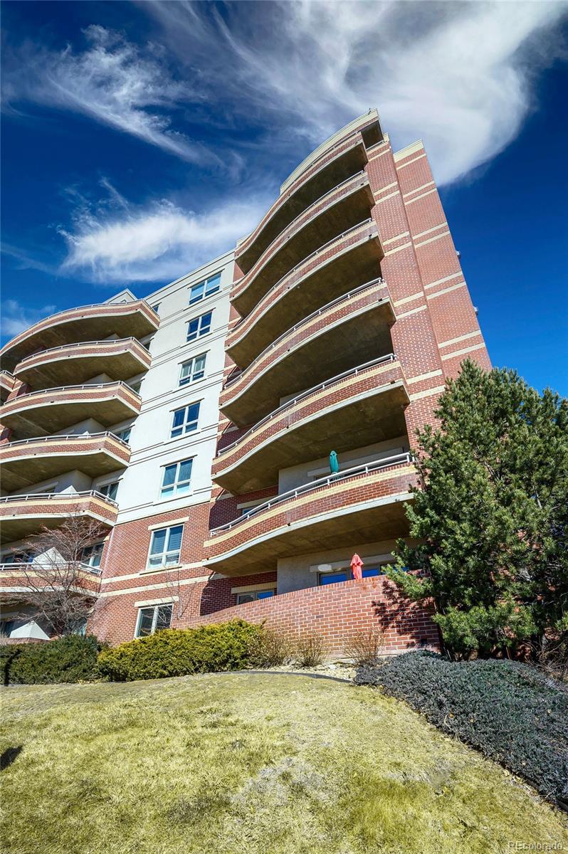 4875 South Monaco Street, Unit 103 Denver, CO 80237 - Photo 35 of 44 a view of a tall white building
