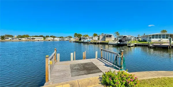 $249,000 | 144 Americana Court Northeast, Unit 218, St. Petersburg, FL 33702