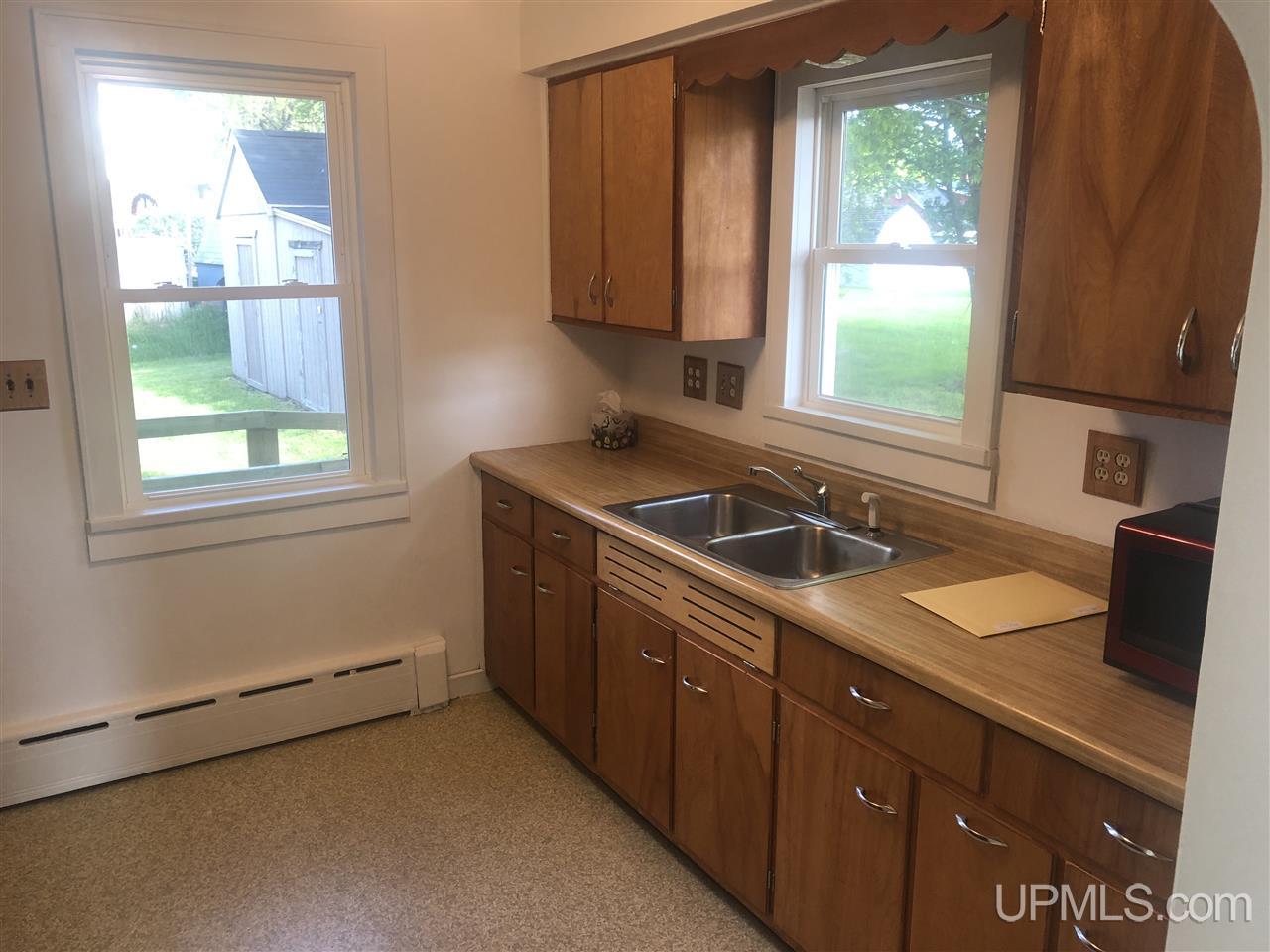 280 Gold Street Ishpeming, MI 49849 - Photo 3 of 29