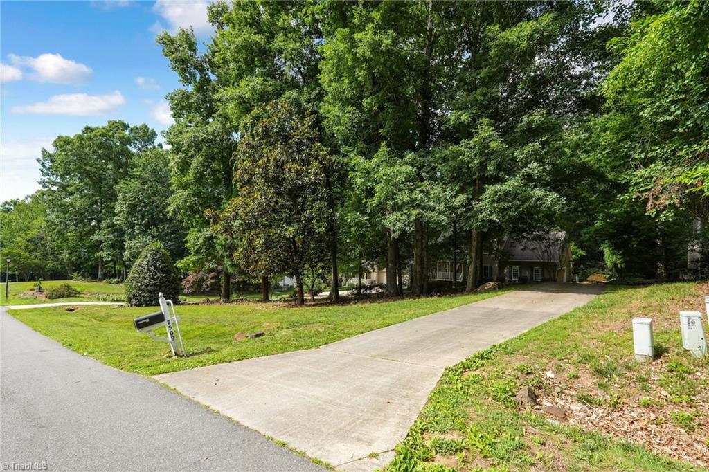 7509 Keating Drive Oak Ridge, NC 27310 - Photo 4 of 38
