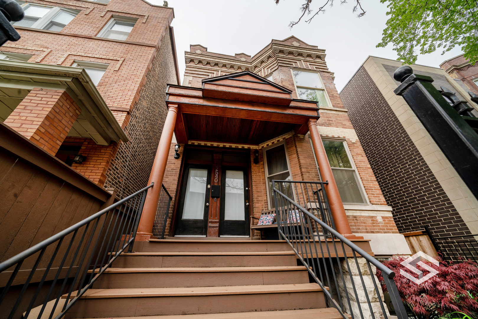 2540 West Iowa Street Chicago, IL 60622 - Photo 1 of 37