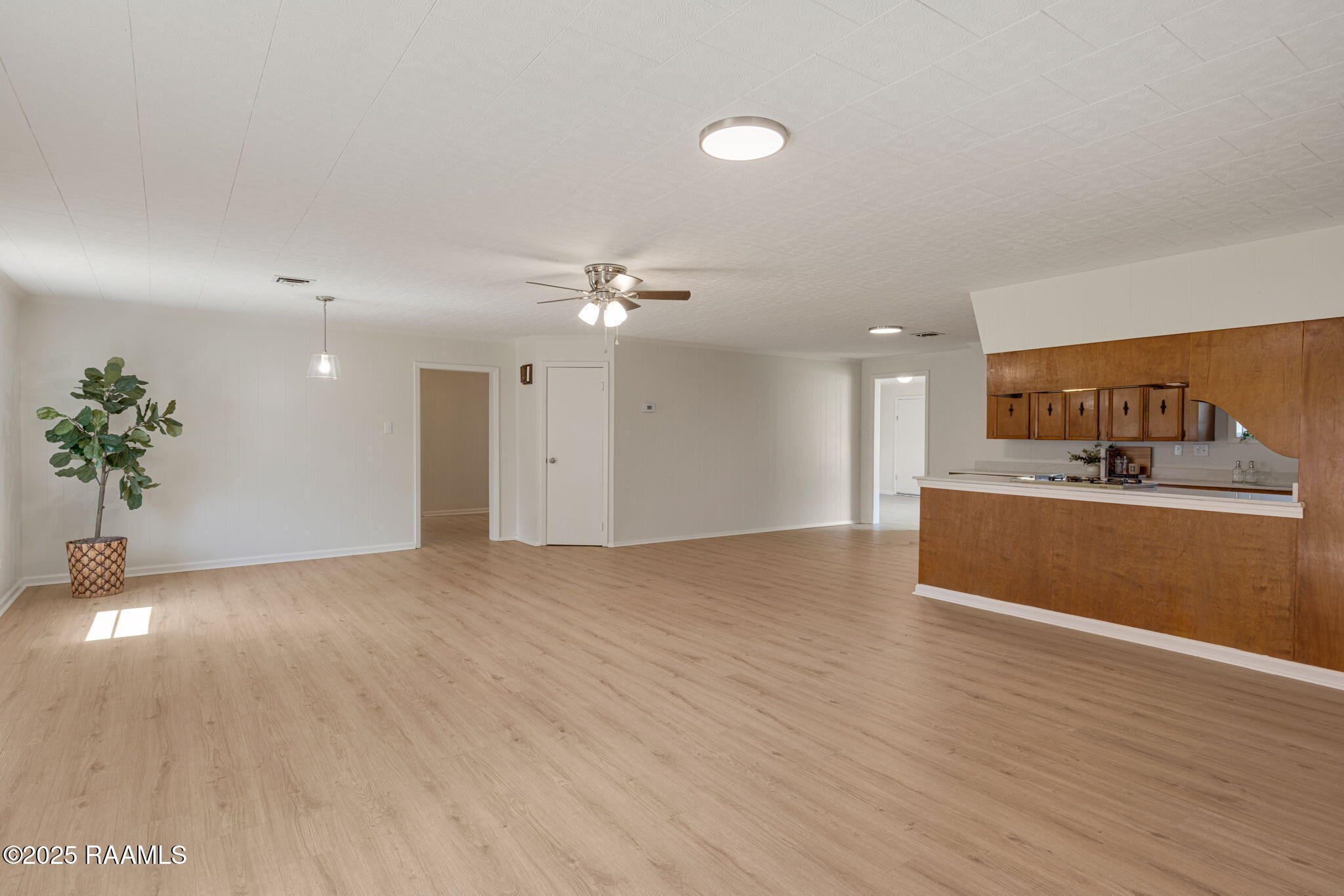 711 North Deshotel Avenue Kaplan, LA 70548 - Photo 15 of 31 15-web-or-mls-711 N Deshotels Ave-15