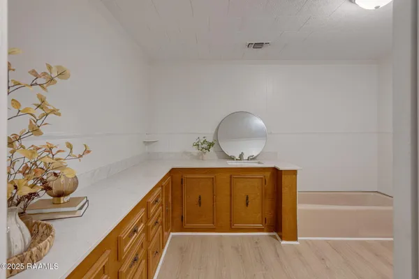 $179,000 | 711 North Deshotel Avenue, Kaplan, LA 70548