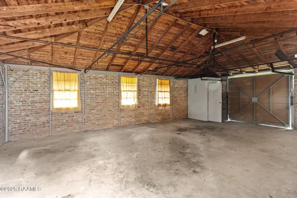 $179,000 | 711 North Deshotel Avenue, Kaplan, LA 70548
