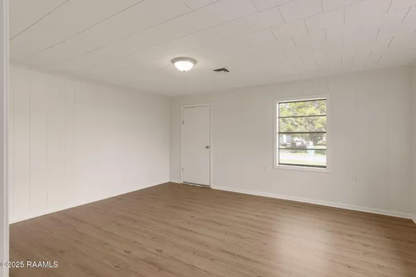 $179,000 | 711 North Deshotel Avenue, Kaplan, LA 70548