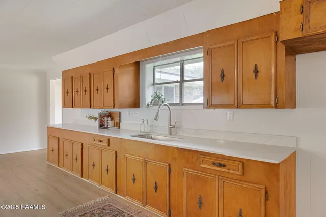 $189,999 | 711 North Deshotel Avenue, Kaplan, LA 70548