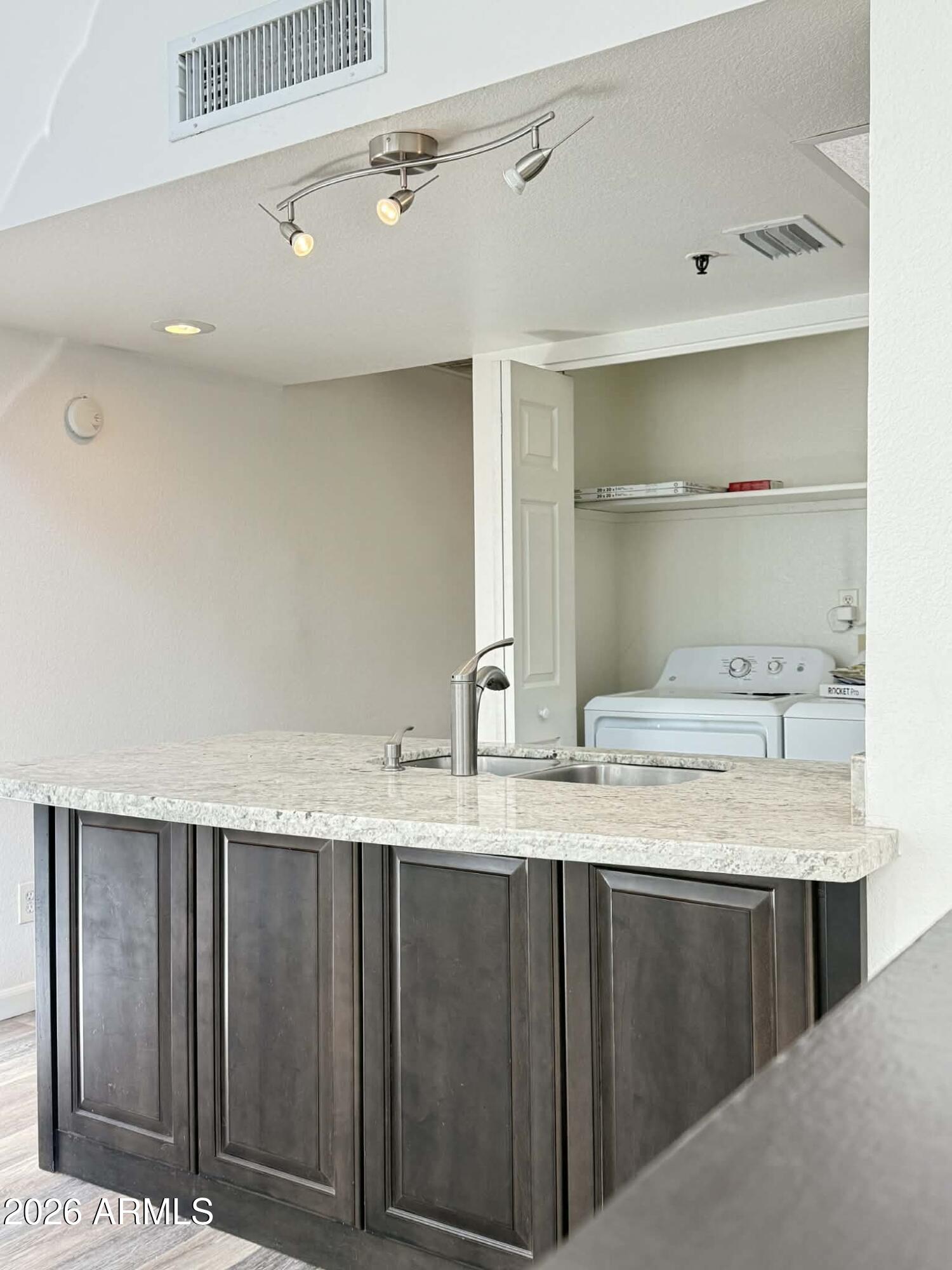 100 East Fillmore Street, Unit 208 Phoenix, AZ 85004 - Photo 11 of 22 kitchen