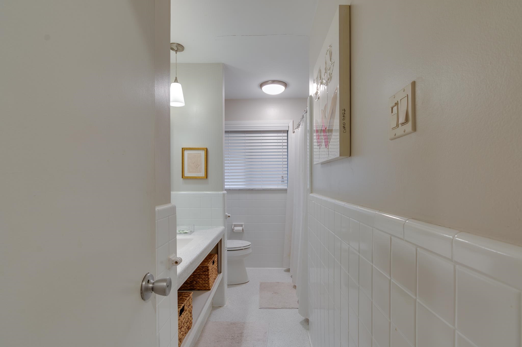 4563 Aldersgate Road Memphis, TN 38117 - Photo 14 of 22 a bathroom with a bathtub and a shower